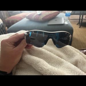 Oakley Sunglasses. No scratches. Just bought a different pair